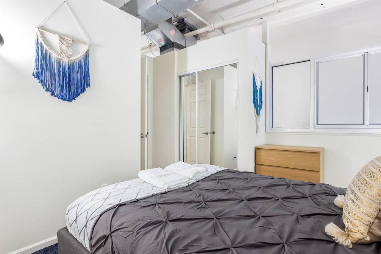 Trifecta 2Br Free Parking Modern Superhost Apartment Durham Exterior photo