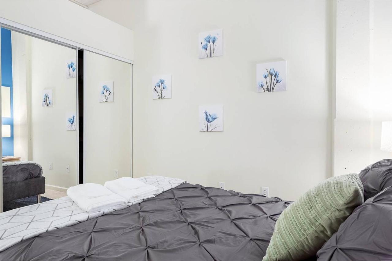 Trifecta 2Br Free Parking Modern Superhost Apartment Durham Exterior photo